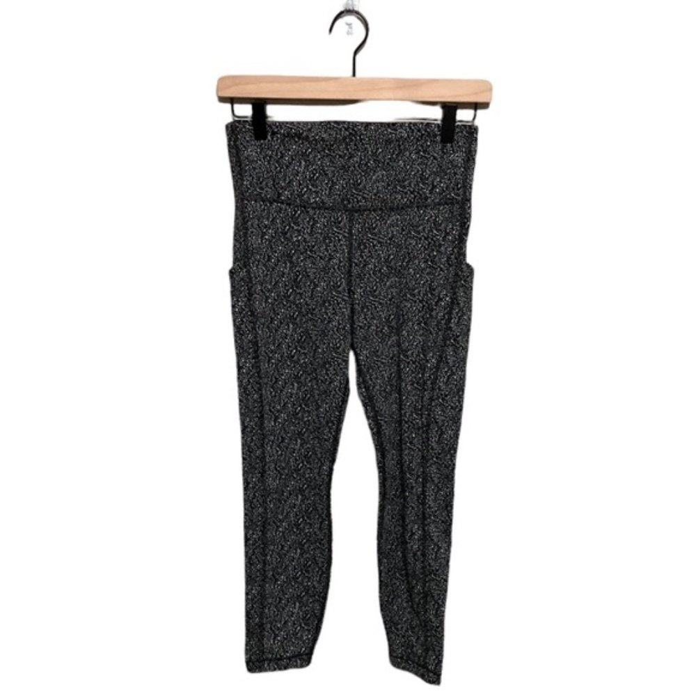 Athleta Ultimate Stash Pocket Textured 7/8 Tight - Picture 3 of 9